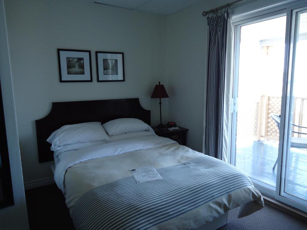 Hotel-Motel Baie-Ste-Catherine Exterior photo